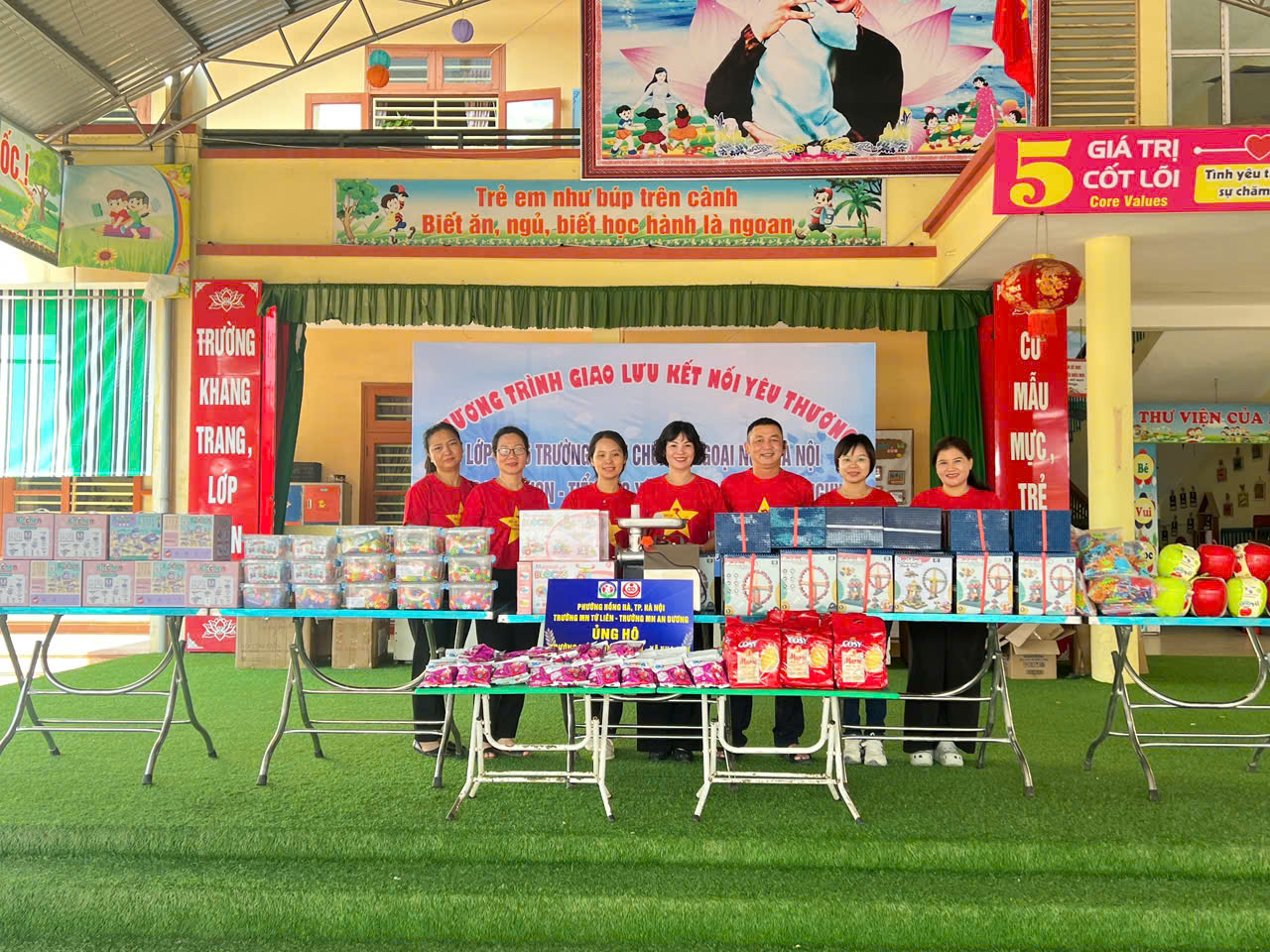 TRƯỜNG MẦM NON TỨ LIÊN - LAN TỎA YÊU THƯƠNG, HƯỚNG VỀ ĐỒNG BÀO VÙNG BÃO LŨ