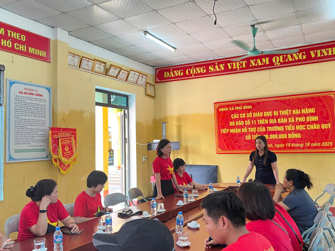TRƯỜNG MẦM NON TỨ LIÊN - LAN TỎA YÊU THƯƠNG, HƯỚNG VỀ ĐỒNG BÀO VÙNG BÃO LŨ