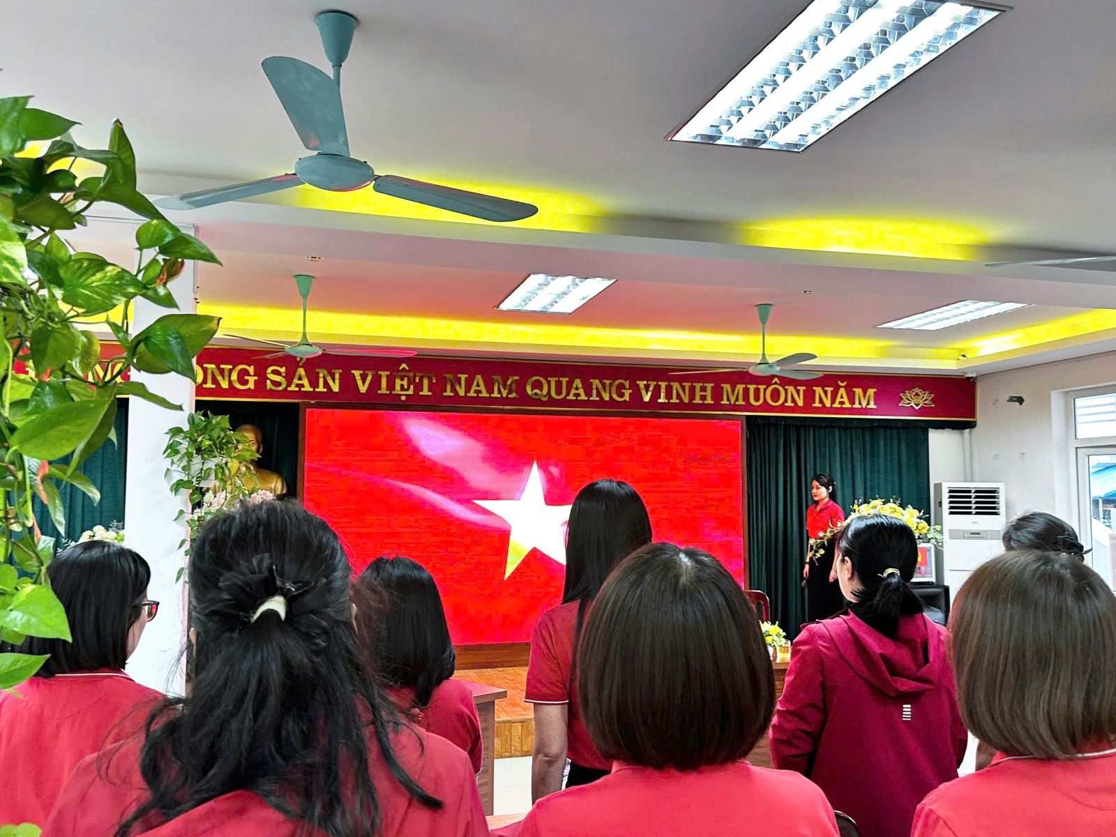 TRƯỜNG MẦM NON TỨ LIÊN TỔ CHỨC THÀNH CÔNG HỘI NGHỊ VIÊN CHỨC NGƯỜI LAO ĐỘNG NĂM HỌC 2025 - 2026.