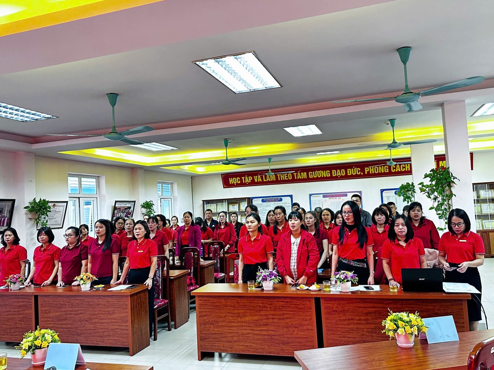 TRƯỜNG MẦM NON TỨ LIÊN TỔ CHỨC THÀNH CÔNG HỘI NGHỊ VIÊN CHỨC NGƯỜI LAO ĐỘNG NĂM HỌC 2025 - 2026.