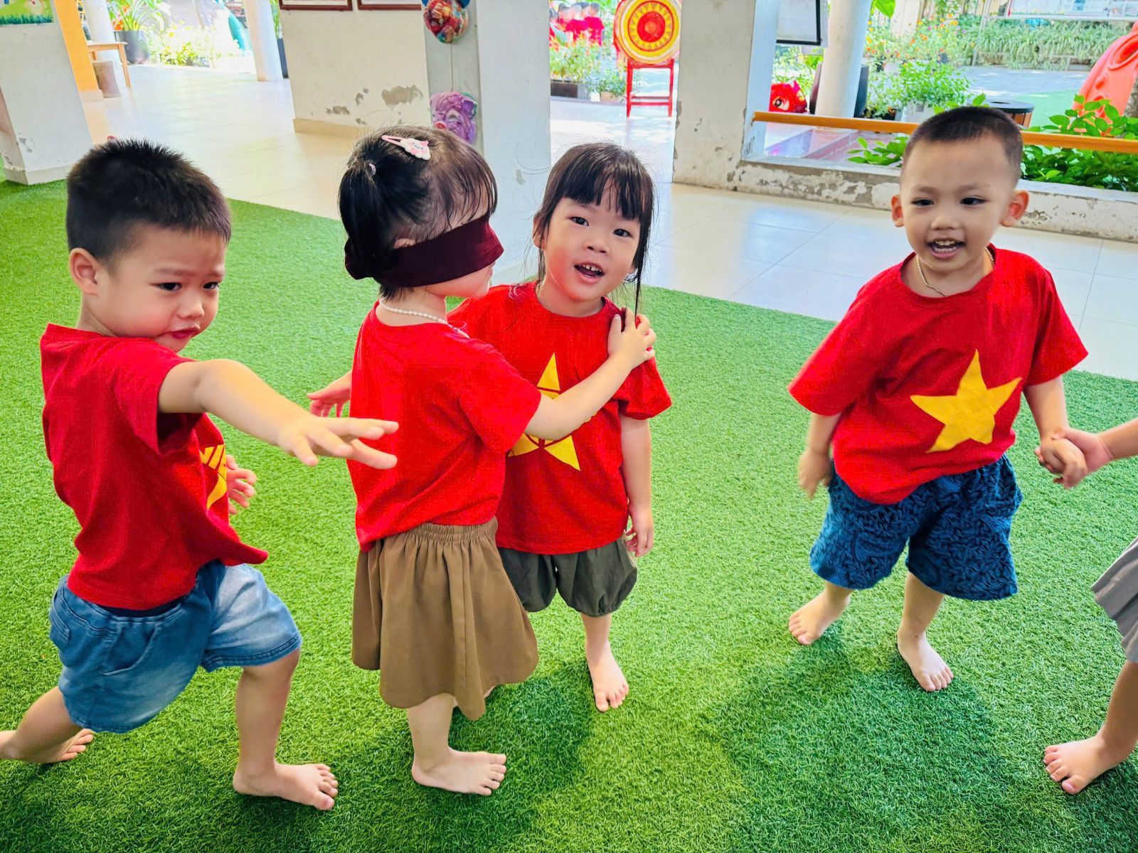 🏮 Bé Khối Nhỡ Vui Hội Trăng Rằm Qua Những Trò Chơi Dân Gian 🏮