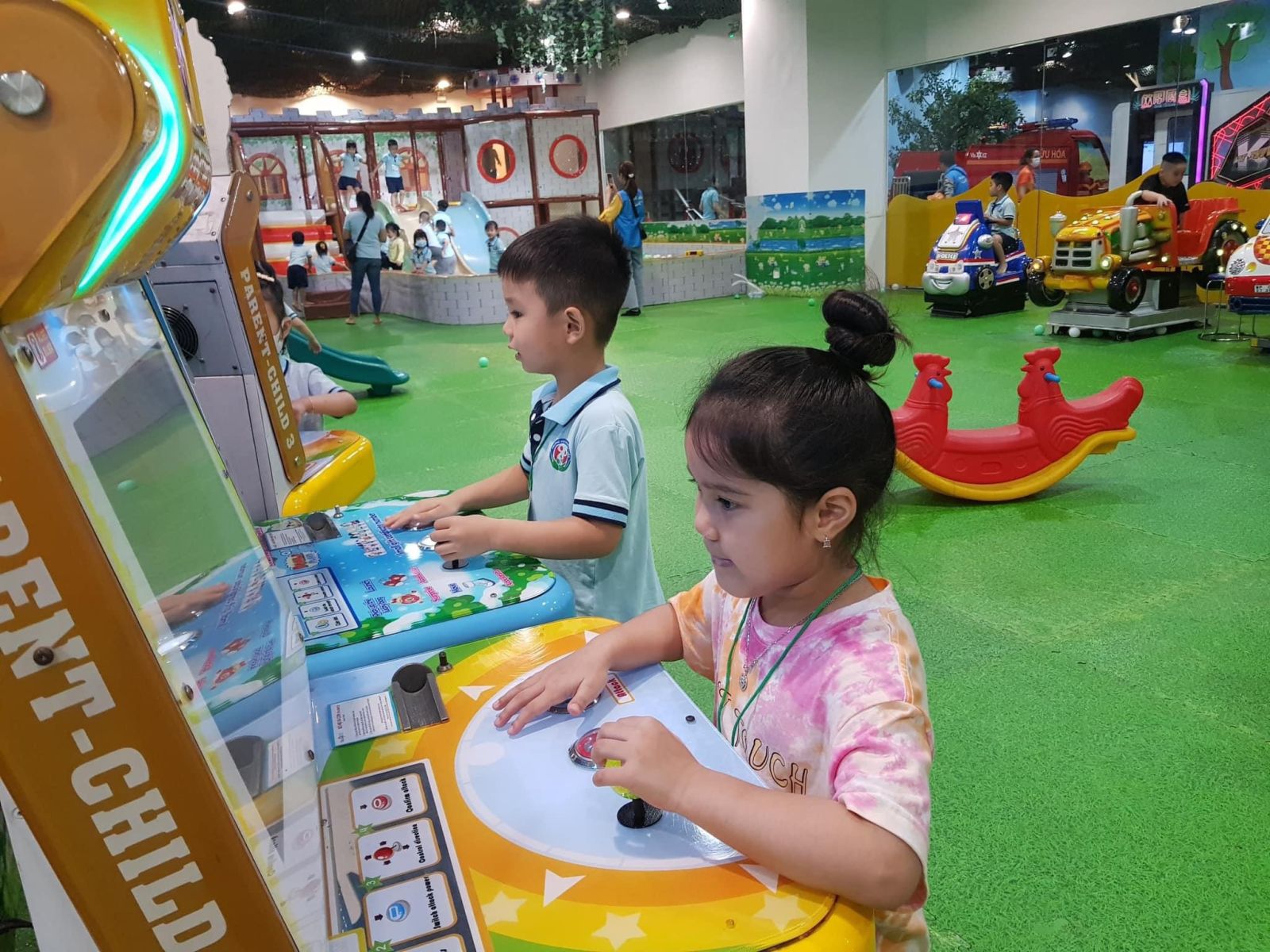 Hoạt động trải nghiệm của các con học sinh tại khu vui chơi Time City