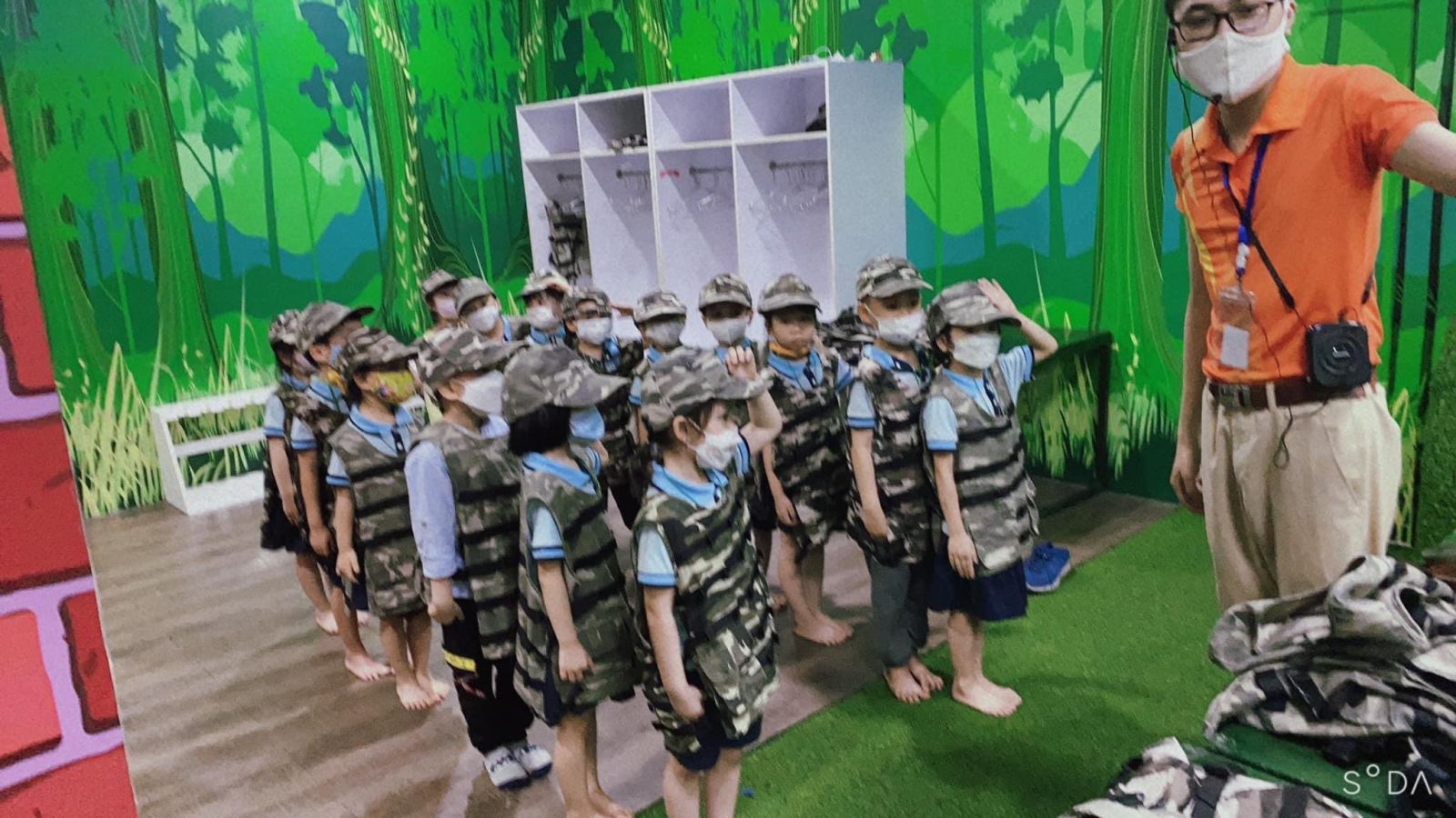 Hoạt động trải nghiệm của các con học sinh tại khu vui chơi Time City