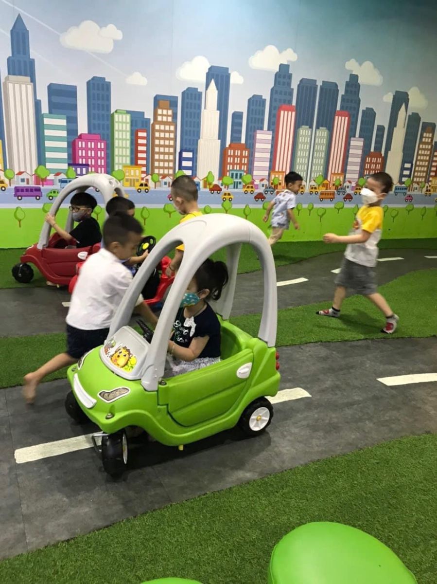 Hoạt động trải nghiệm của các con học sinh tại khu vui chơi Time City