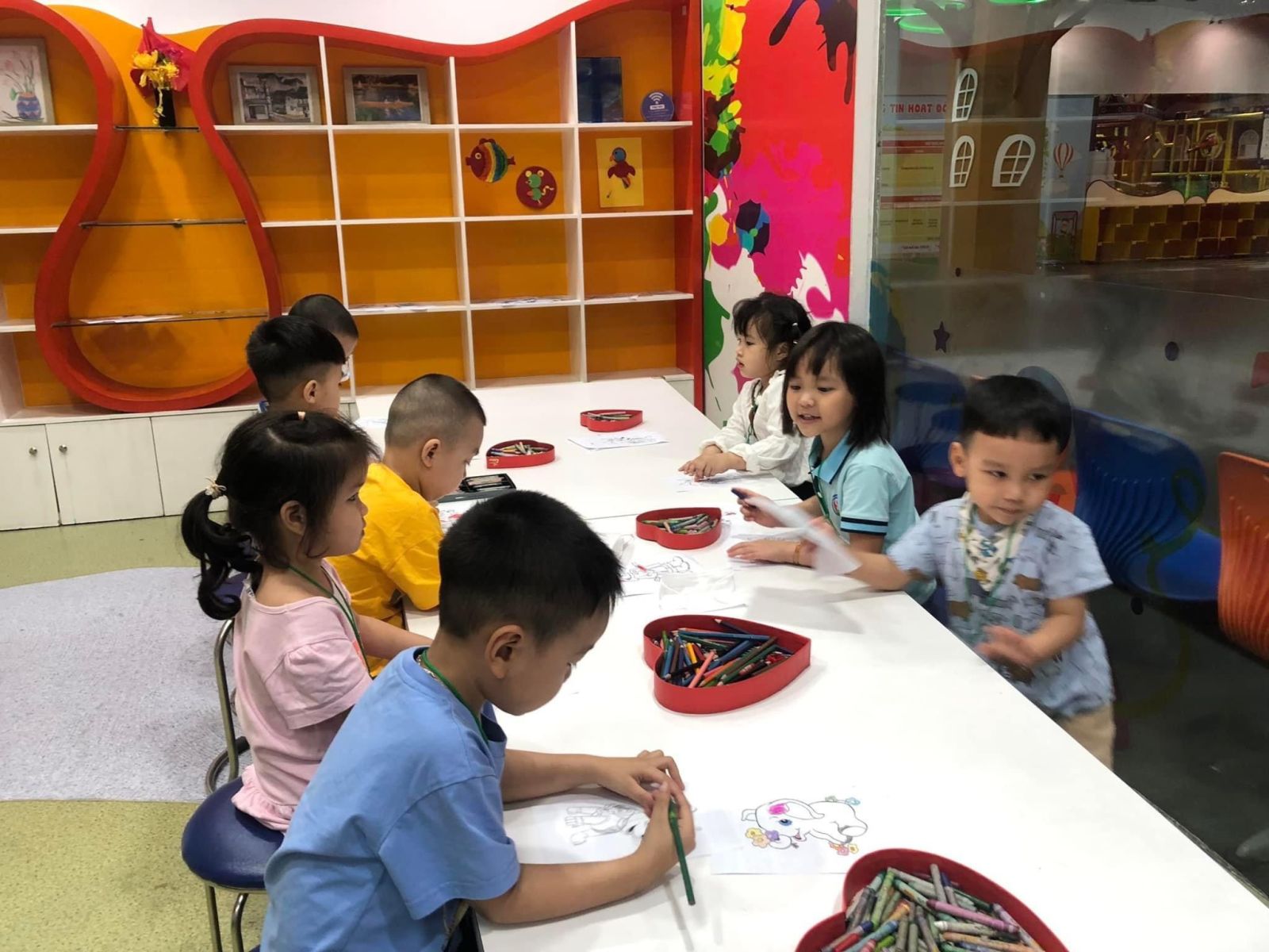 Hoạt động trải nghiệm của các con học sinh tại khu vui chơi Time City