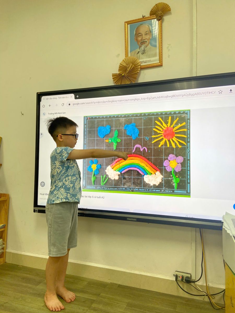 🌈🌈  CÁC BÉ LỚP MGL VỚI HOẠT ĐỘNG: NẶN CẦU VỒNG