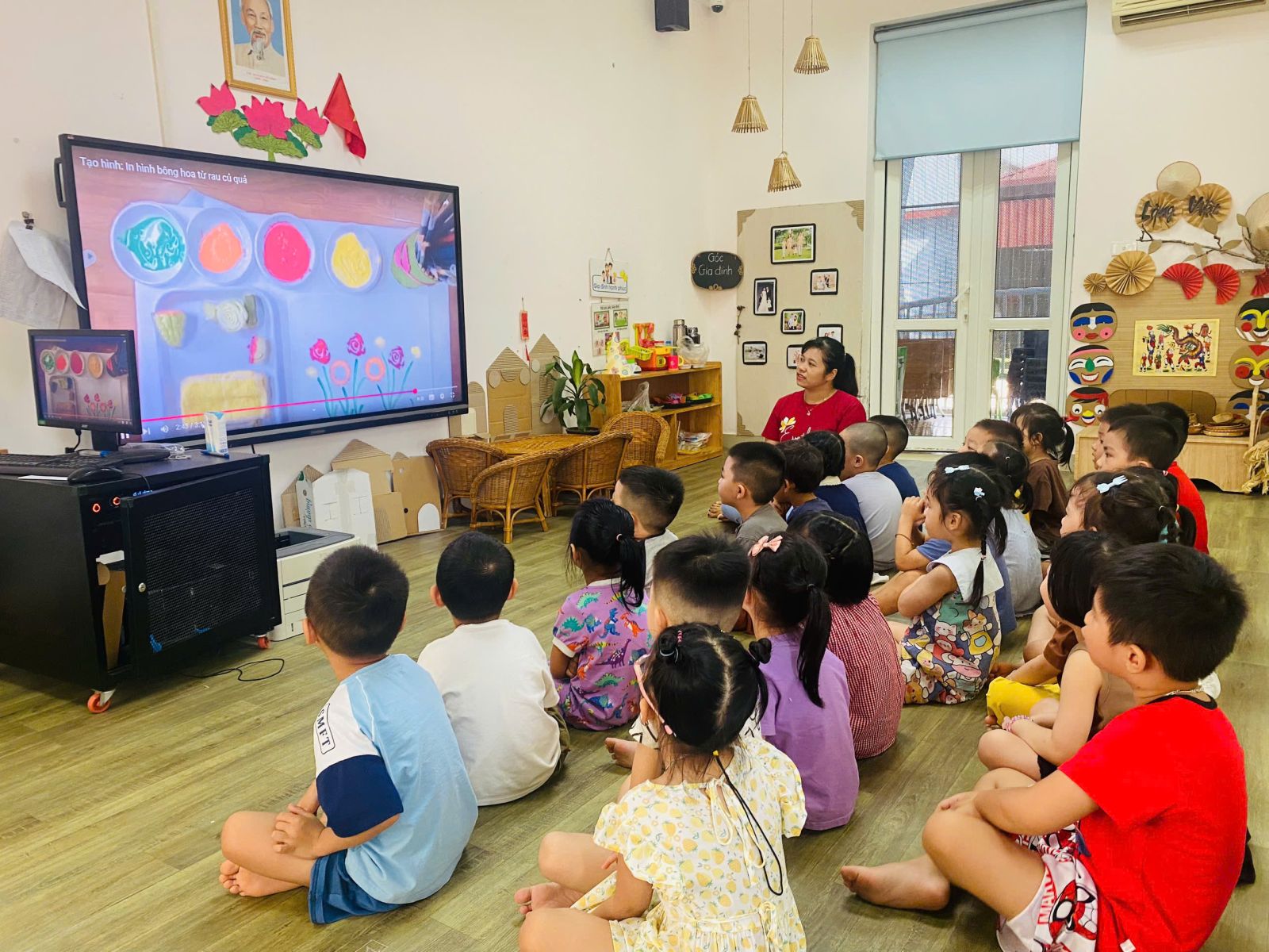 HỌC SINH KHỐI MẪU GIÁO NHỠ CÙNG HOẠT ĐỘNG TẠO HÌNH : IN HÌNH TỪ RAU CỦ