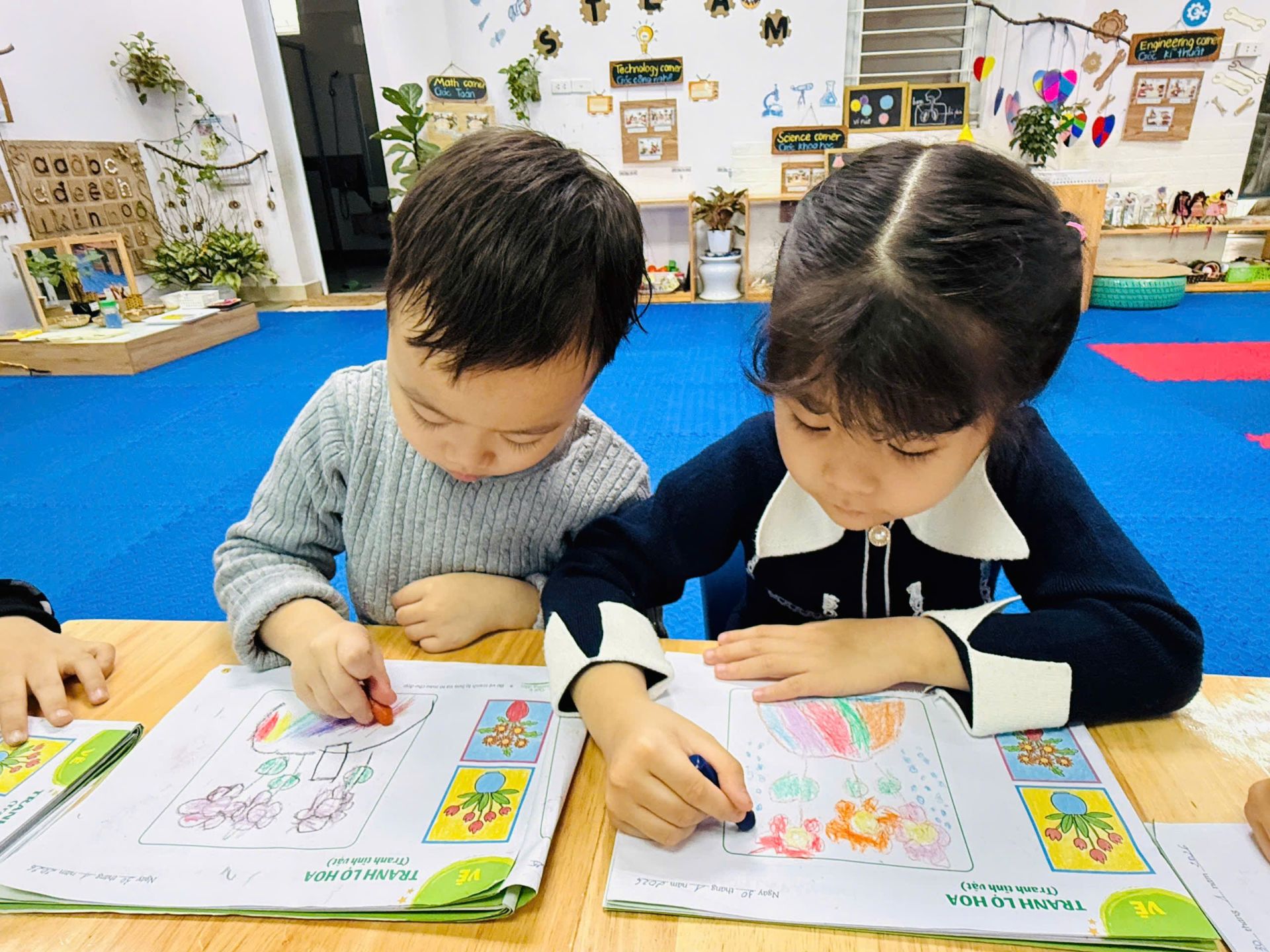 1983865093860066852-1