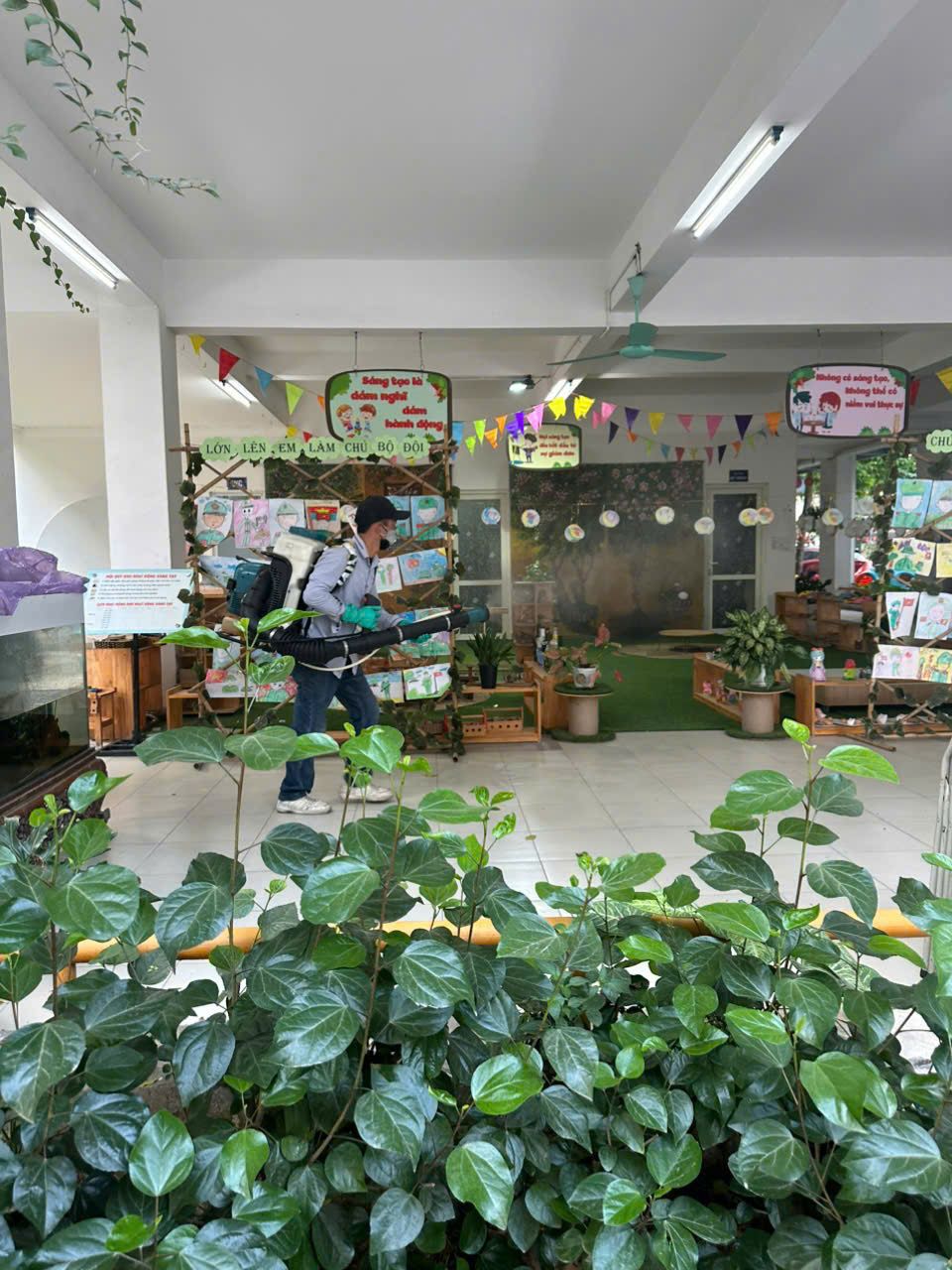 z7401372216544_79c74ef055fd594d3e28920565a98503