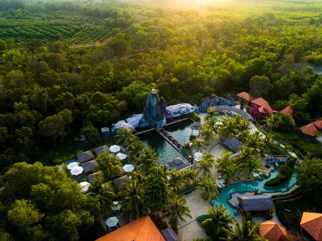 trai-nghiem-suoi-nuoc-nong-binh-chau-nguon-khoang-nong-tu-nhien-duy-nhat-tai-mien-nam-01-1650853576.jpeg