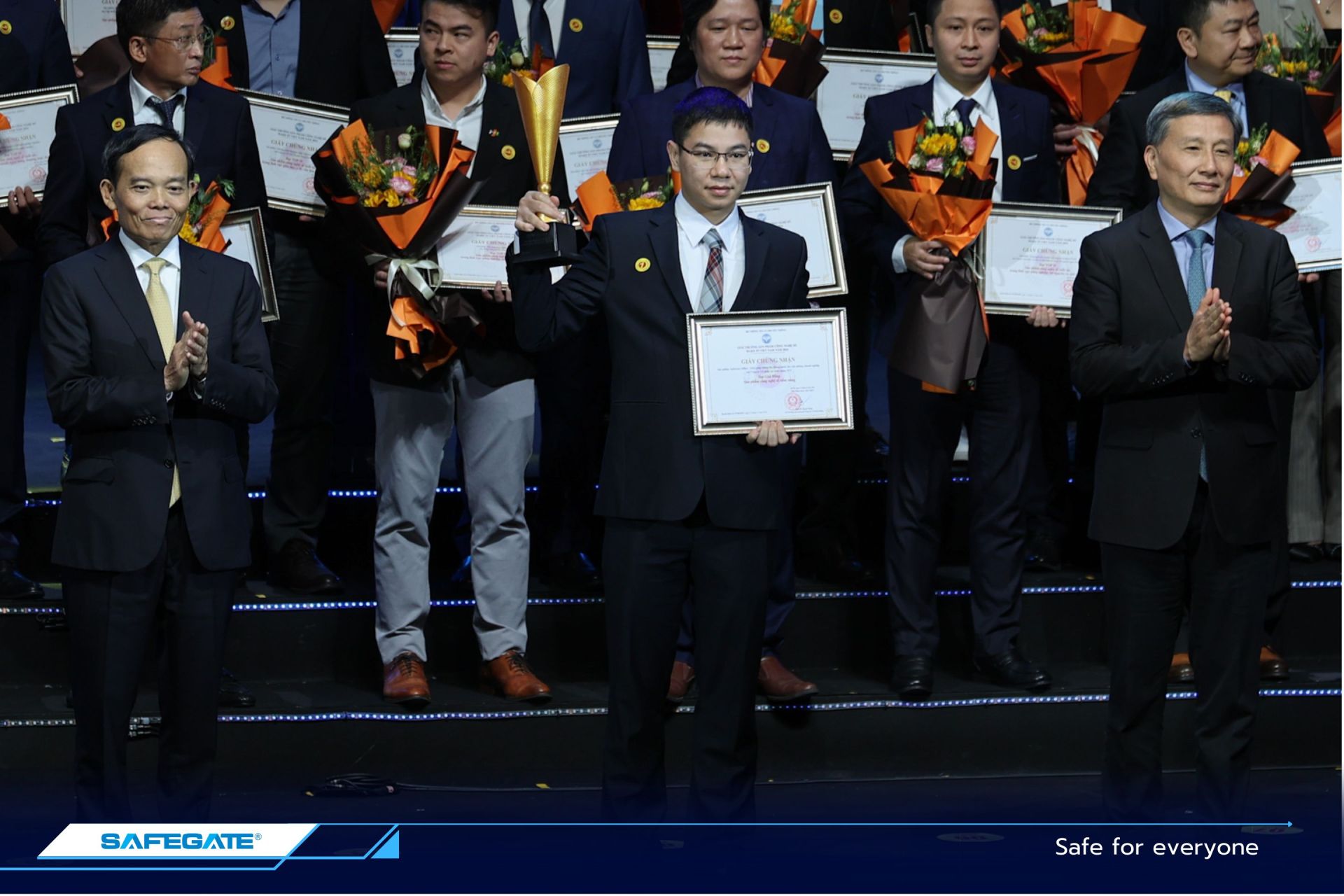 Giải pháp tường lửa thông minh SafeGate Office giành giải Đồng Make in Viet Nam 2024
