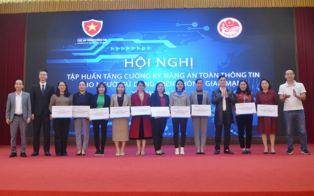 Đưa Nghĩa Lộ trở thành mô hình điểm về Internet an toàn trong trường học