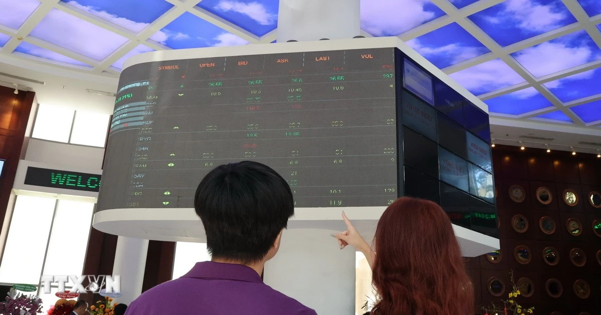 VN-Index tăng gần 9 điểm, khép lại tuần tăng thứ hai liên tiếp