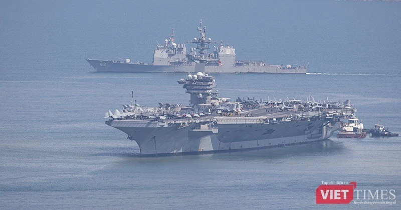 Cận cảnh tàu sân bay USS George Washington vừa đến thăm Đà Nẵng