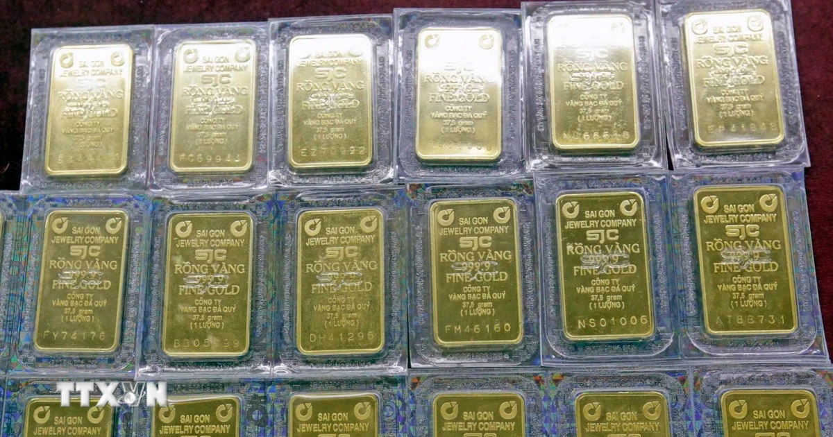 Giá vàng SJC giảm 7 triệu đồng mỗi lượng trong tháng 7 năm 2026