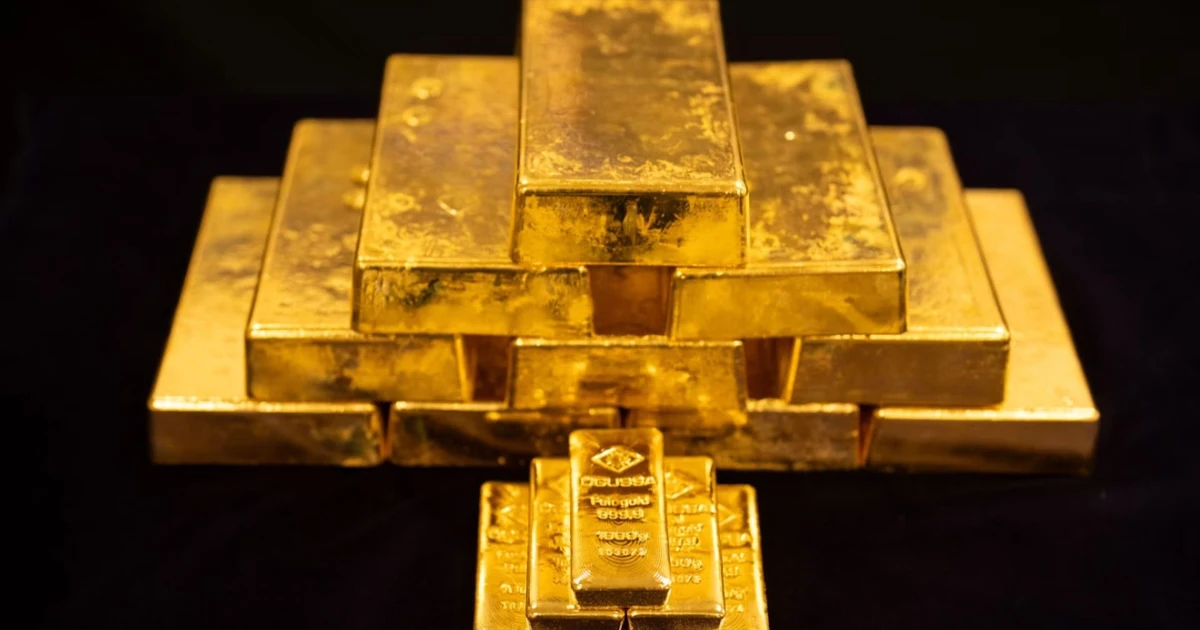 Giá vàng hôm nay 18/8: Thế giới vượt 4.400 USD, trong nước đi ngang