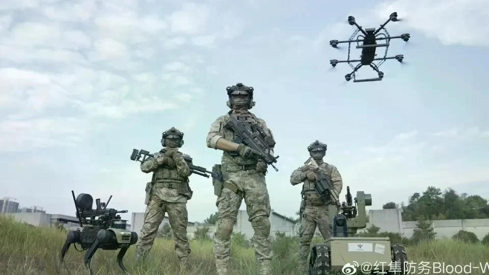 Lộ diện "sói robot" kiểu mới của Trung Quốc, mang theo 2 tên lửa chống tăng