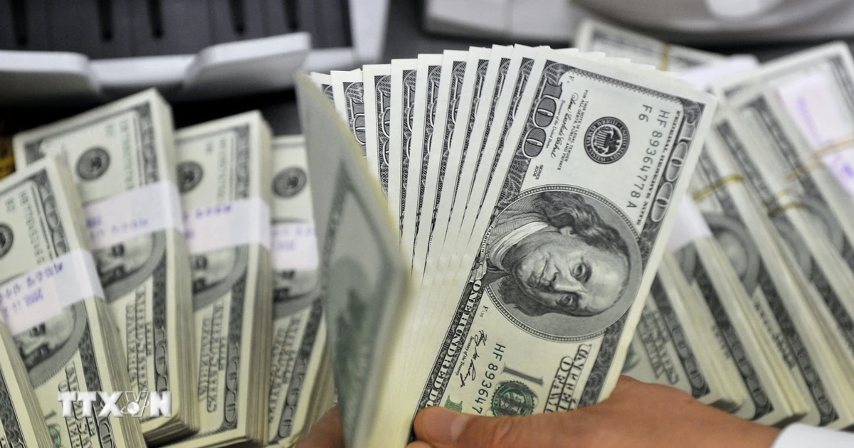 Đồng USD tăng mạnh sau tín hiệu cứng rắn từ Chủ tịch Fed