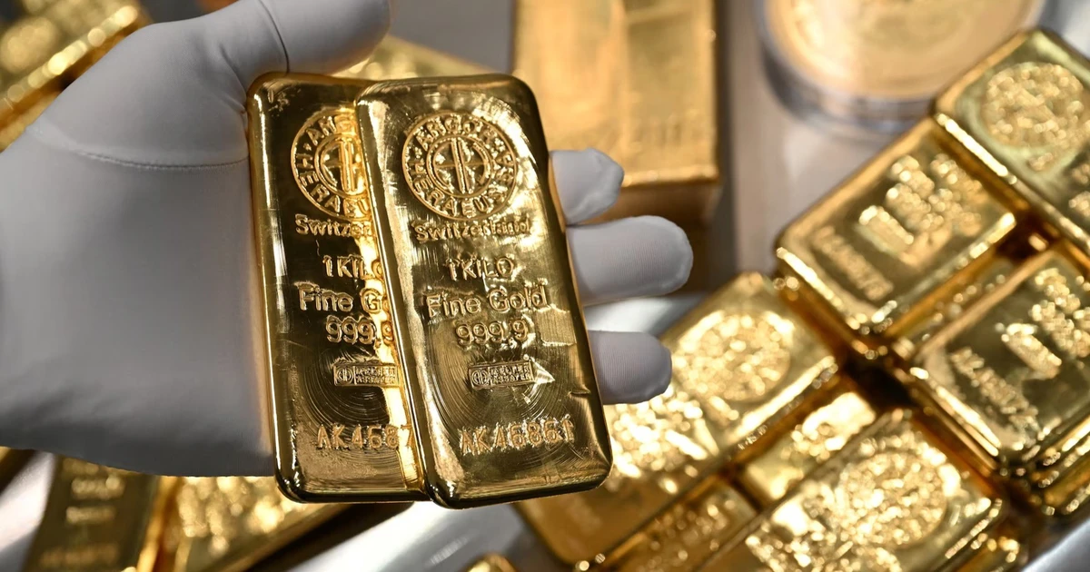 Giá vàng hôm nay chạm ngưỡng 4.400 USD/ounce