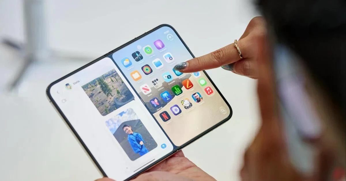 iPhone gập của Apple vừa ra mắt đã gặp “bài toán Trung Quốc”