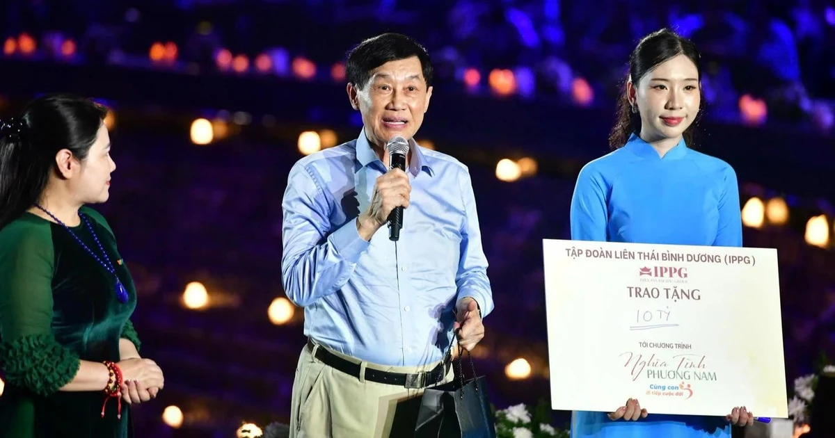 'Vua hàng hiệu' Johnathan Hạnh Nguyễn giàu cỡ nào?