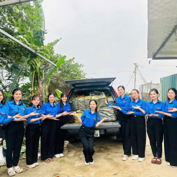 TỰ HÀO 95 NĂM SẮC ÁO XANH: CHI ĐOÀN MẦM NON CỔ LOA RỰC RỠ QUÂN HÀNH VÌ CỘNG ĐỒNG