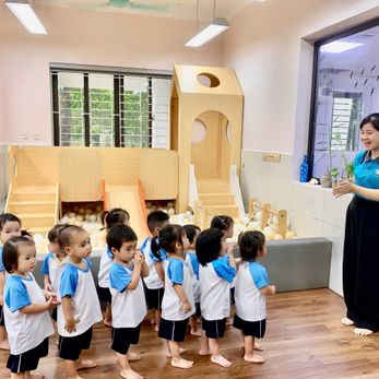 CÙNG CÁC BẠN NHỎ LỚP BUNNY 2  RỬA TAY, LAU MẶT SẠCH SẼ TRƯỚC KHI ĂN