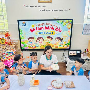 BÉ VUI TRẢI NGHIỆM LÀM BÁNH DẺO – RỘN RÀNG ĐÓN TRUNG THU