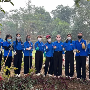 CHI ĐOÀN MẦM NON CỔ LOA RA QUÂN “NGÀY CHỦ NHẬT XANH”