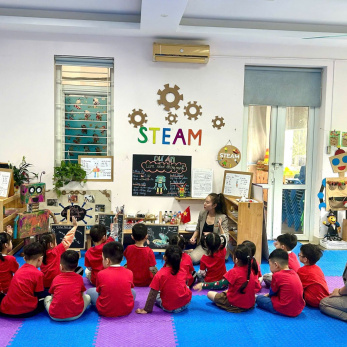 🤖ĐỘI NGŨ KĨ SƯ NHÍ LỚP B1 ĐÃ THÀNH CÔNG VỚI VIỆC CHẾ TẠO  “ROBOT THÔNG MINH”