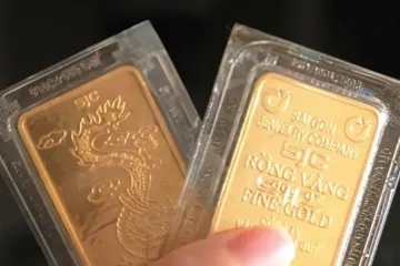 Thị trường chao đảo khi giá vàng rơi thẳng đứng xuống dưới 150 triệu đồng/lượng