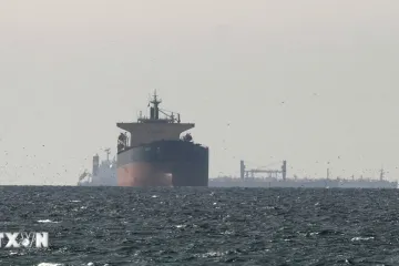 Tổng thống Mỹ khẳng định eo biển Hormuz vẫn duy trì giao thông thương mại
