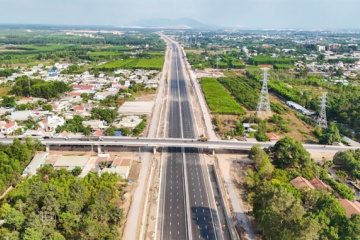 CC1 tính mở rộng hoạt động ra nước ngoài, đề cử cựu lãnh đạo Novaland vào HĐQT