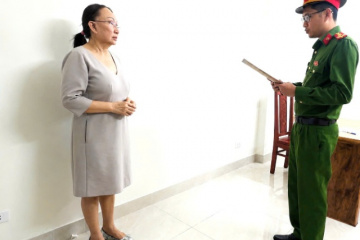 Khởi tố chủ tiệm vàng Kim Lý, Ngọc Tâm, Nga Châu Âu vì liên quan đường dây buôn lậu kim cương 1,500 tỷ