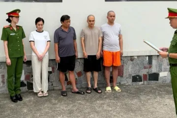 Hơn 3.400 viên kim cương nhập lậu được đưa vào hệ thống bán lẻ SJC thế nào?