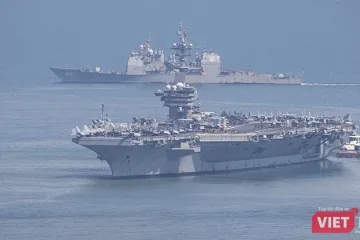 Cận cảnh tàu sân bay USS George Washington vừa đến thăm Đà Nẵng