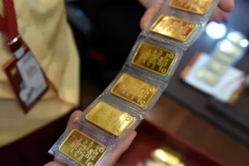 Giá vàng bất ngờ giảm 800.000 đồng, tỷ giá lao dốc tới 40 đồng phiên chiều nay