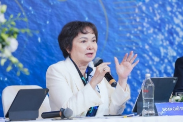 Người nhà Chủ tịch PNJ đăng ký mua vào cổ phần giữa làn sóng bán tháo
