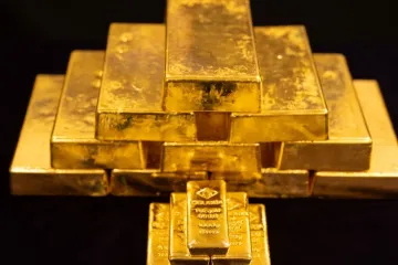 Giá vàng hôm nay 18/8: Thế giới vượt 4.400 USD, trong nước đi ngang