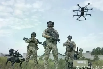 Lộ diện "sói robot" kiểu mới của Trung Quốc, mang theo 2 tên lửa chống tăng