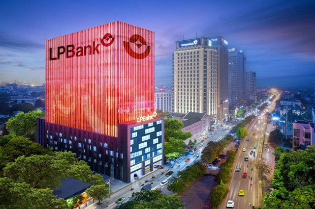 Xuất hiện cổ đông tên Phạm Nhật Vượng sở hữu gần 5% vốn, giá cổ phiếu LPBank tăng trần