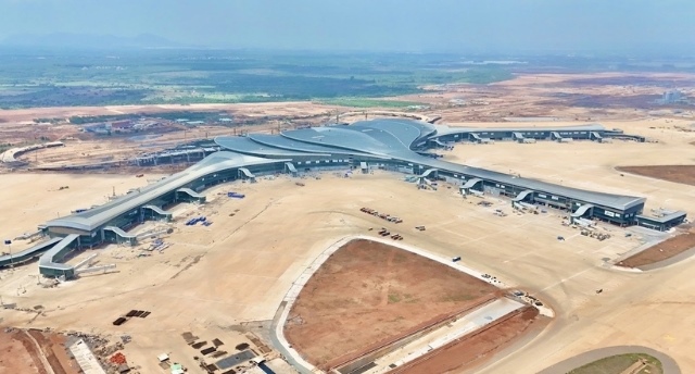 Sân bay Long Thành tăng tốc thi công, huy động hơn 7,300 nhân sự và hàng ngàn thiết bị