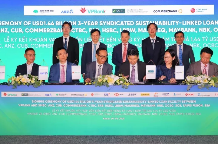 VPBank cùng 15 định chế tài chính quốc tế ký kết khoản vay hợp vốn liên kết bền vững 1,44 tỷ USD