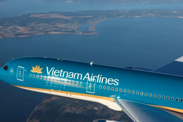 Cổ phiếu Vietnam Airlines khớp lệnh gần 2 triệu đơn vị trong ngày đầu được gỡ hạn chế