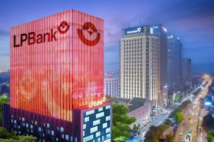 Gần 130 triệu cổ phiếu LPB vừa được bán với giá rẻ, LPBank sắp đón thêm đại cổ đông?