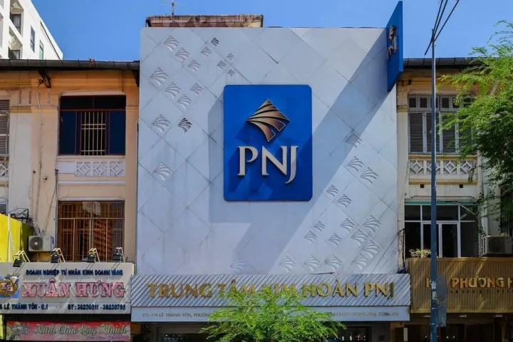 Cổ phiếu PNJ bất ngờ "cháy hàng"