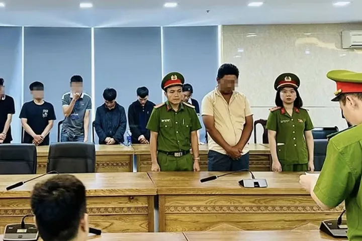 Nóng: 2 nhân viên ngân hàng bị khởi tố vì liên quan đường dây rửa tiền hơn 67.000 tỷ đồng