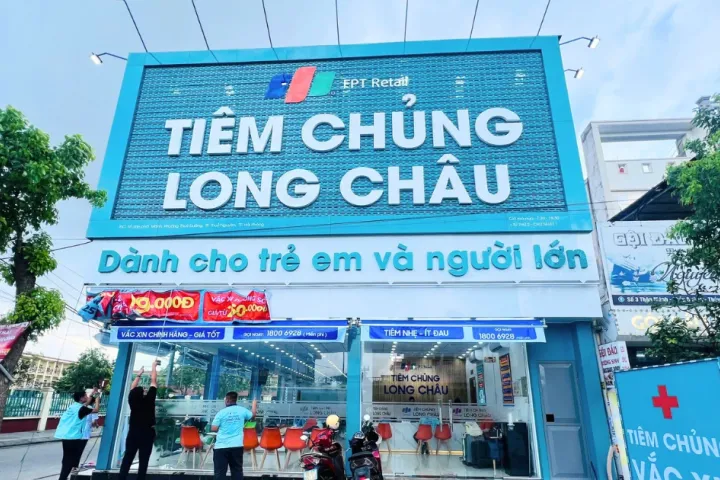Long Châu nhận trước gần 600 tỷ đồng từ khách “đặt chỗ” tiêm vaccine