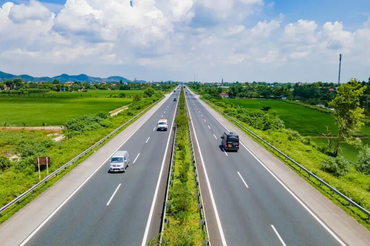 Rà soát, xử lý các tồn tại về tổ chức giao thông trên 3 tuyến cao tốc