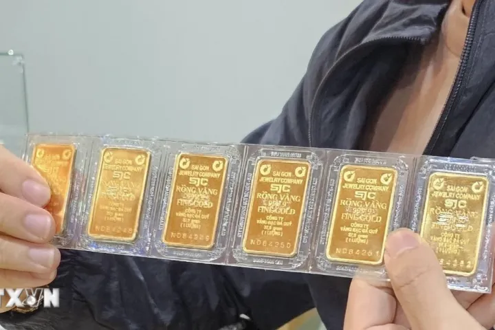 Đồng loạt đi xuống, giá vàng SJC lùi về ngưỡng 142,7 triệu đồng